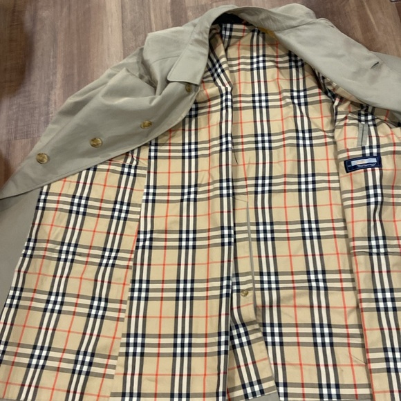 Authentic Mens Burberry’s  car coat - Picture 4 of 6
